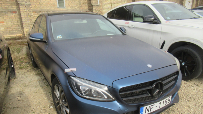 MB C300