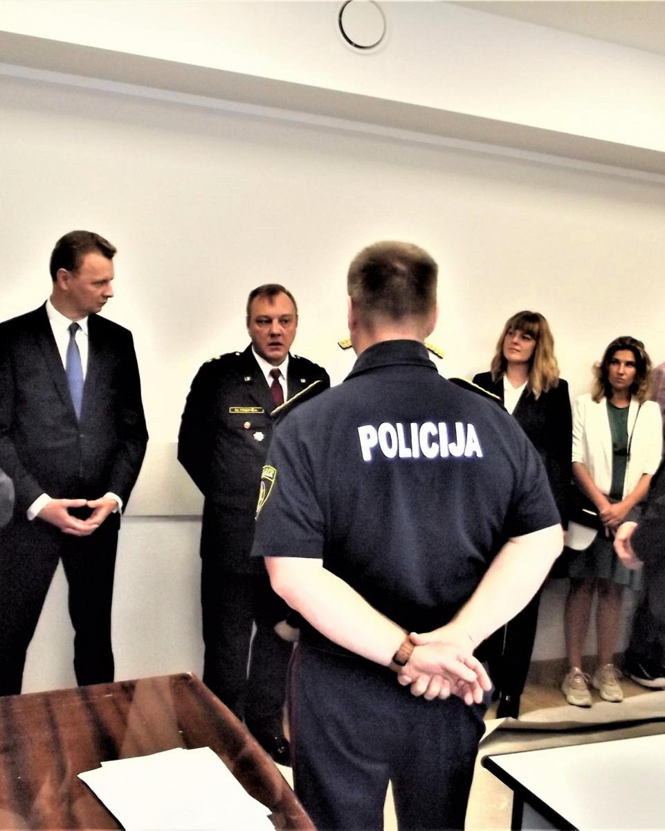 Pēc Rīgas domes (RD) Īpašuma departamenta pasūtījuma tika atjaunotas Valsts policijas (VP) Rīgas reģiona pārvaldes Rīgas Ziemeļu iecirkņa trešā stāva telpas Sarkandaugavā.  Šā gada  6. septembrī RD priekšsēdētājs Oļegs Burovs, RD Drošības, kārtības un korupcijas novēršanas jautājumu komitejas priekšsēdētāju Dainis Turlais un VP priekšnieks Ints Ķuzis atklāja VP Rīgas reģiona pārvaldes Rīgas Ziemeļu iecirkņa atjaunotās trešā stāva telpas Allažu ielā 2, Rīgā.  Atklāšanas pasākumā piedalījās arī Iekšlietu mini