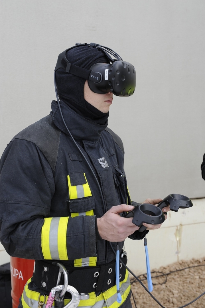 Ugunsdzēsējs glābējs un 3D ekskursija