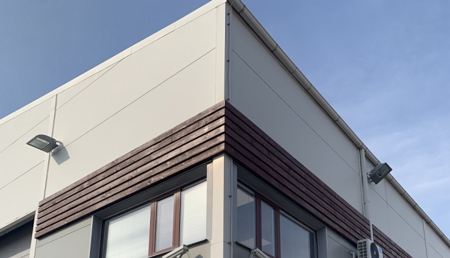 Ēkas fasāde pēc remonta